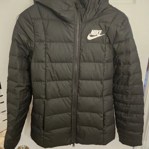 Nike Jacket - Picture 1 of 3